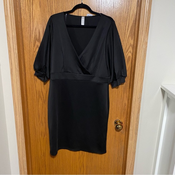 Plus size black knit dress - Picture 2 of 7